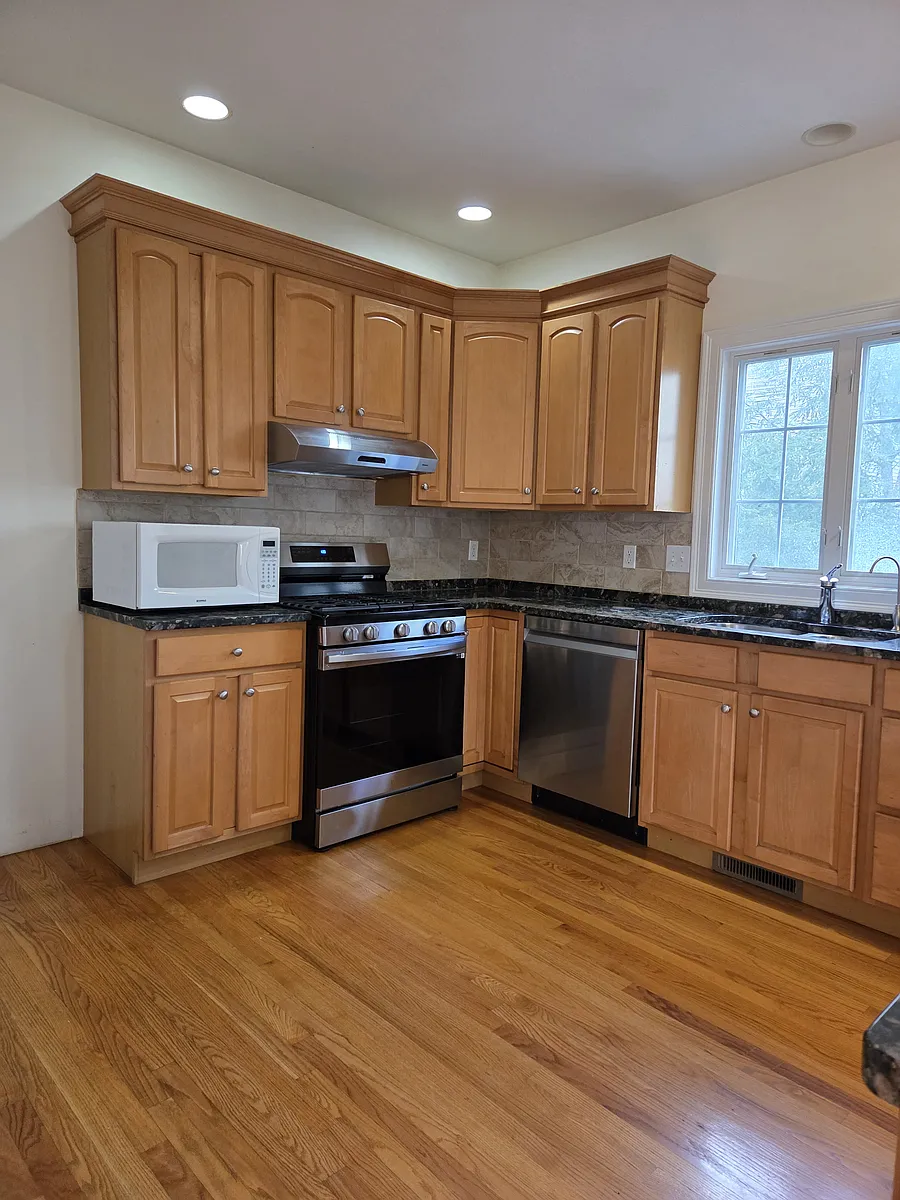 Building Photo - 68 River St #8