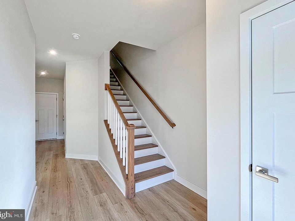 4456 Sulford Ter, Chantilly, VA 20151 | MLS #VAFX2312590 | Zillow