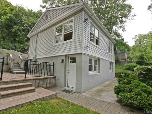6 Southold Road, Sound Beach, NY 11789