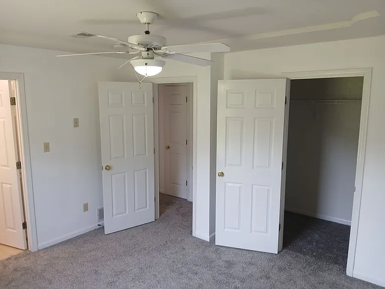 3928 Liverpool Dr — Photo 11