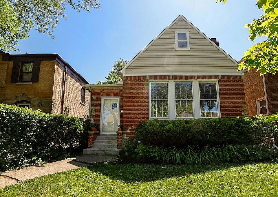 1st image of 6645 N Trumbull Ave