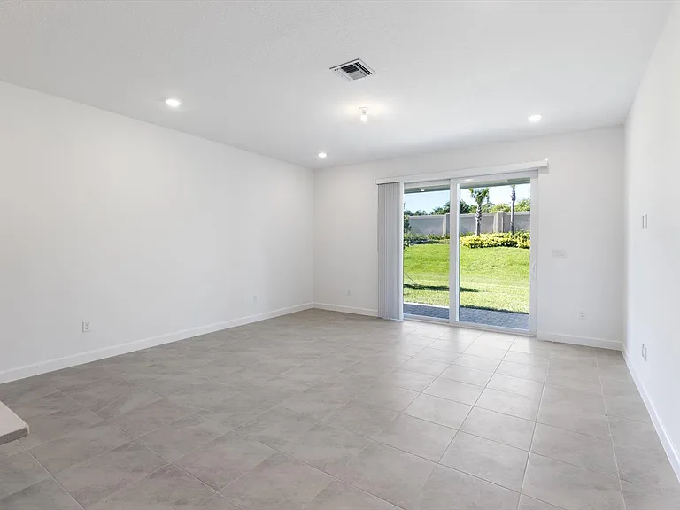 6435 Seabright Ter — Photo 8