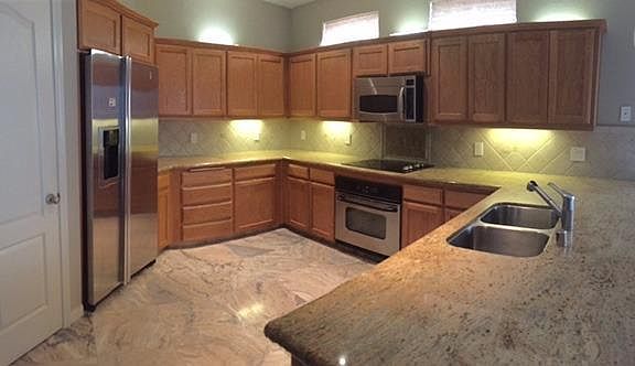 4th image of 2806 E Palisade Dr