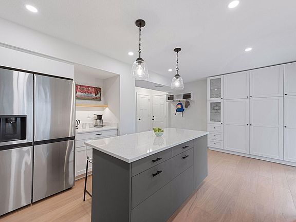 4th image of 4921 Trillium Ln