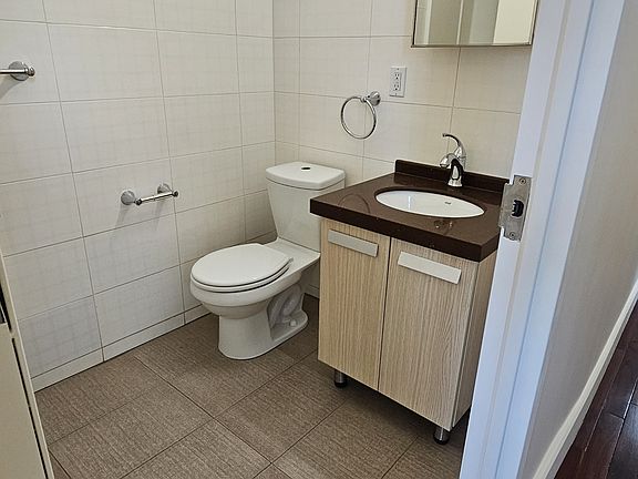 5th image of 63 Bank St APT 3A