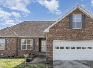 2327 Ellsworth Dr, Clarksville, TN
