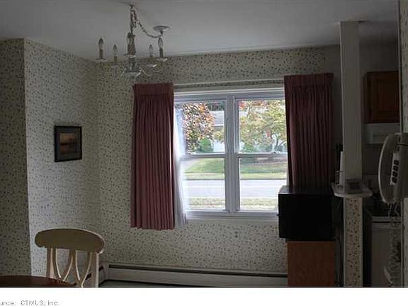 4th image of 672 Brewer St