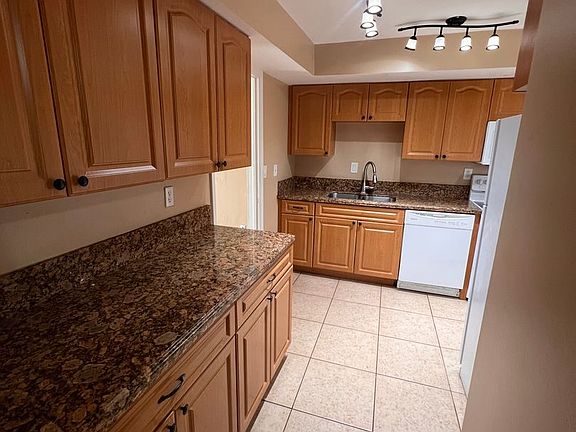 5th image of 3177 Coral Springs Dr #125