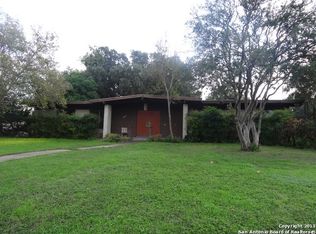 2902 Woodcrest Dr, San Antonio, TX 78209