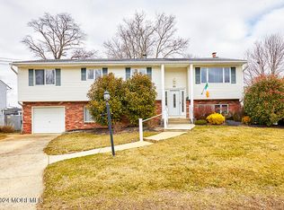 80 Wynnewood Ct, Freehold, NJ 07728