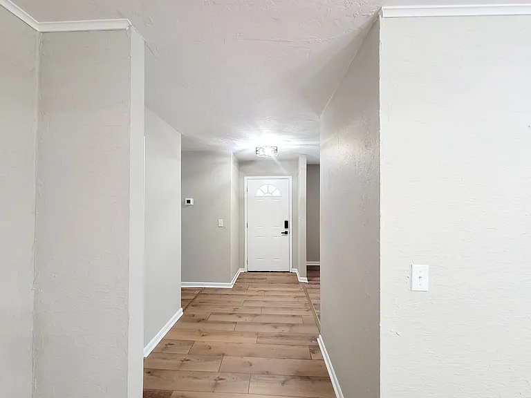 3116 W University Ave — Photo 11