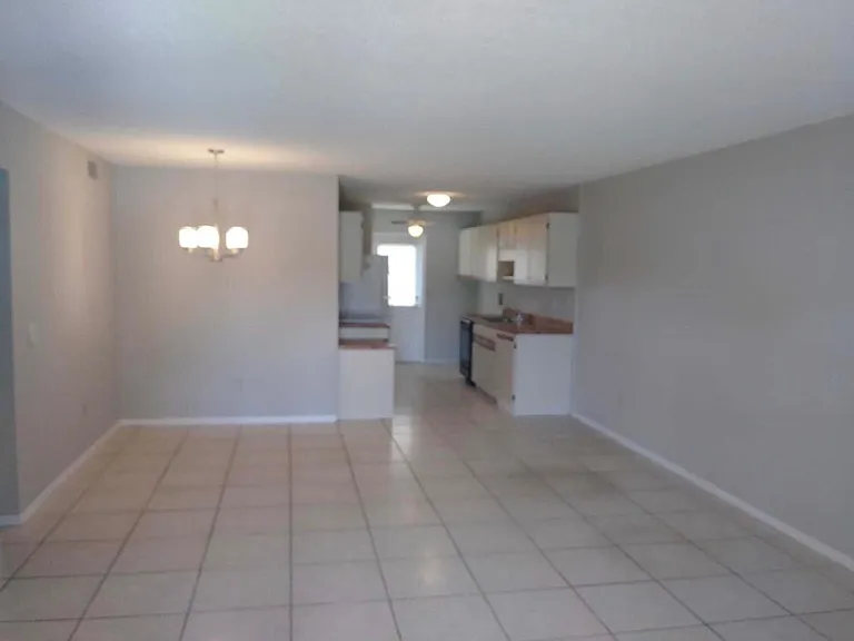 709 W Rosewood Ln #709 — Photo 8