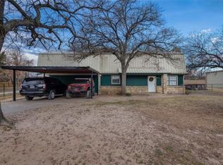 405 Maplewood St, Azle, TX 76020