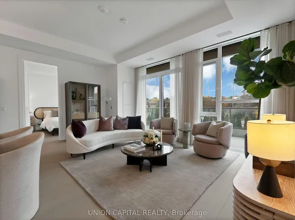 397 Royal Orchard Blvd #209, Markham, ON L3T 3E7