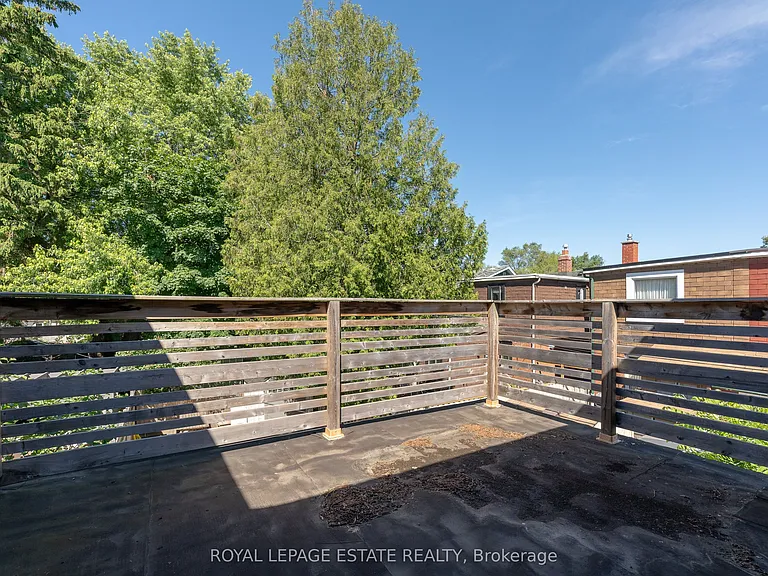 326 Monarch Park Ave — Photo 18