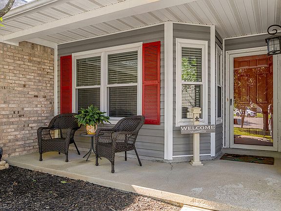 5th image of 3008 Crab Apple Ct