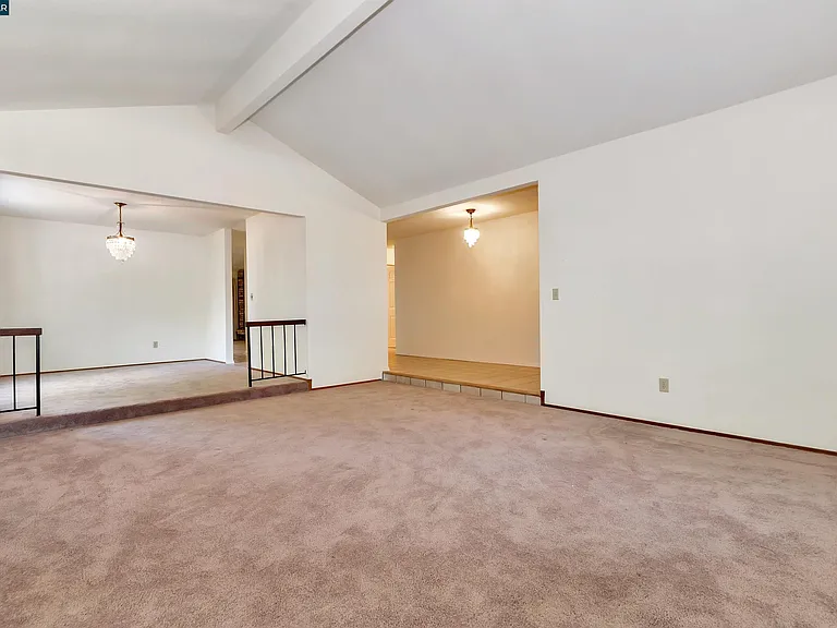 332 Downham Ct — Photo 9