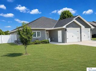 1122 Crystal Lake Dr, Lake Crystal, MN 56055