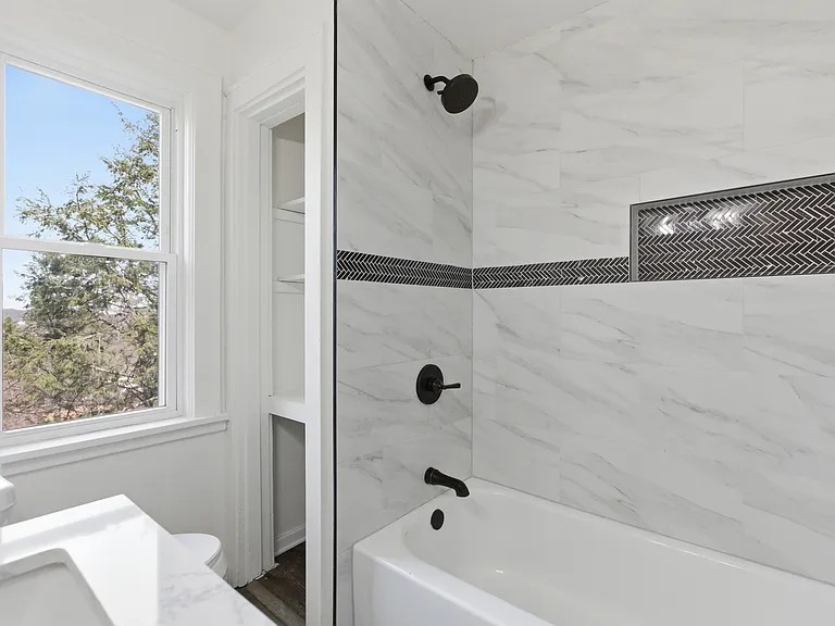 240 Ridgewood Ave — Photo 19