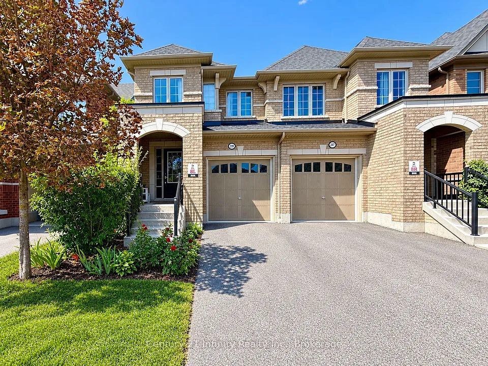2339 Dress Circle Cres