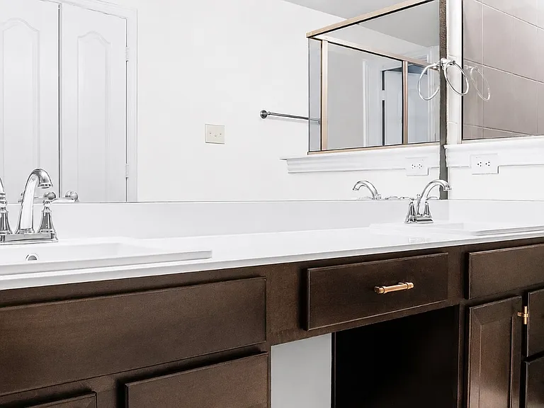 3730 Malibu Dr — Photo 17