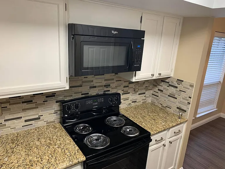 13347 Water Oak Ln #B — Photo 6