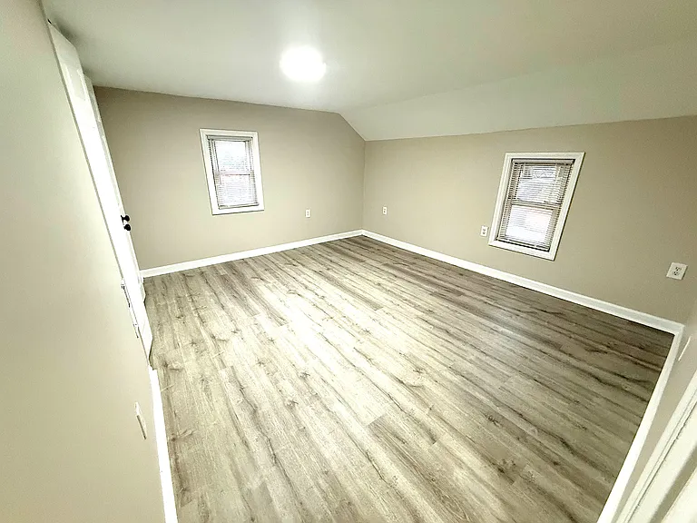 Upstairs bedroom & closet #2