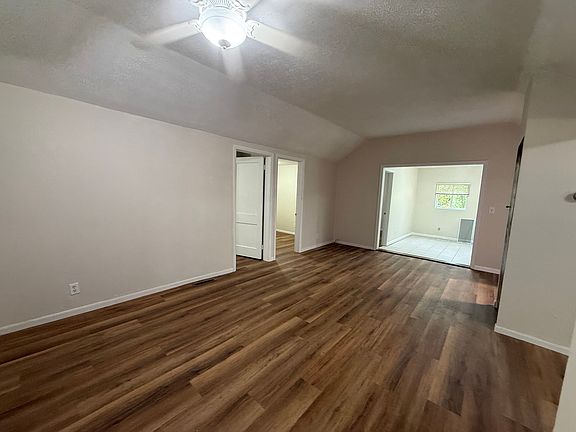 4th image of 7936 Mayfield Rd