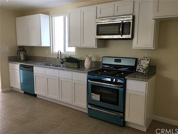 3rd image of 718 Galecrest Ave