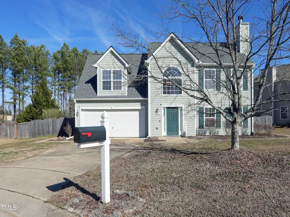 1004 Avent Meadows Ln, Holly Springs, NC 27540