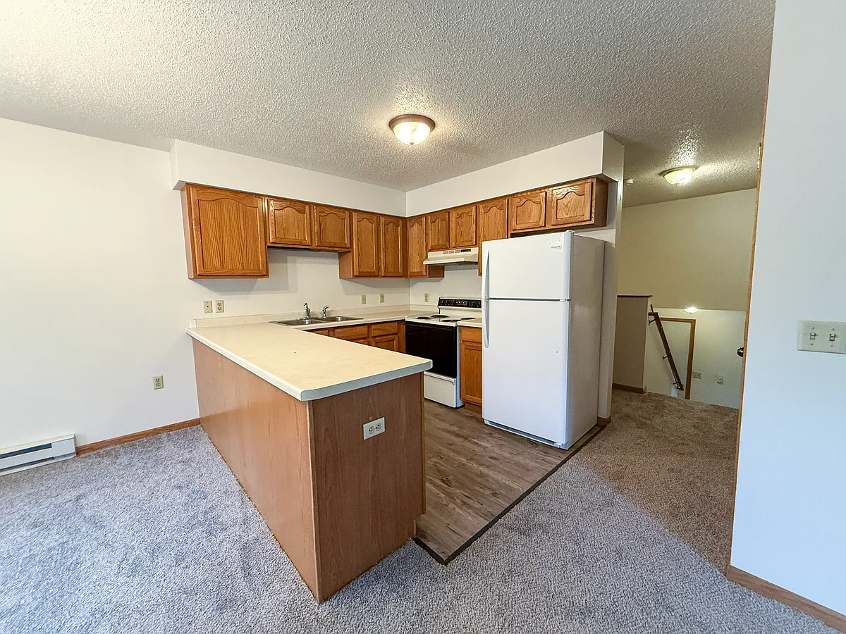 Building Photo - 2820 Edgewood Dr #1