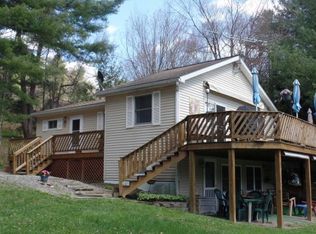 271 E Lake Rd, Brackney, PA 18812