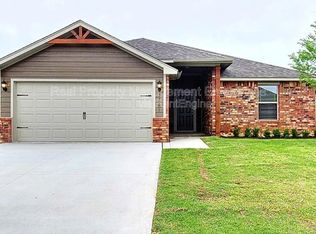 1701 Crimson Lake Blvd, El Reno, OK 73036