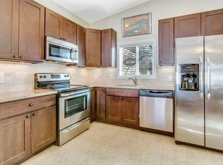 17 Cumberland St, Islip, NY 11751