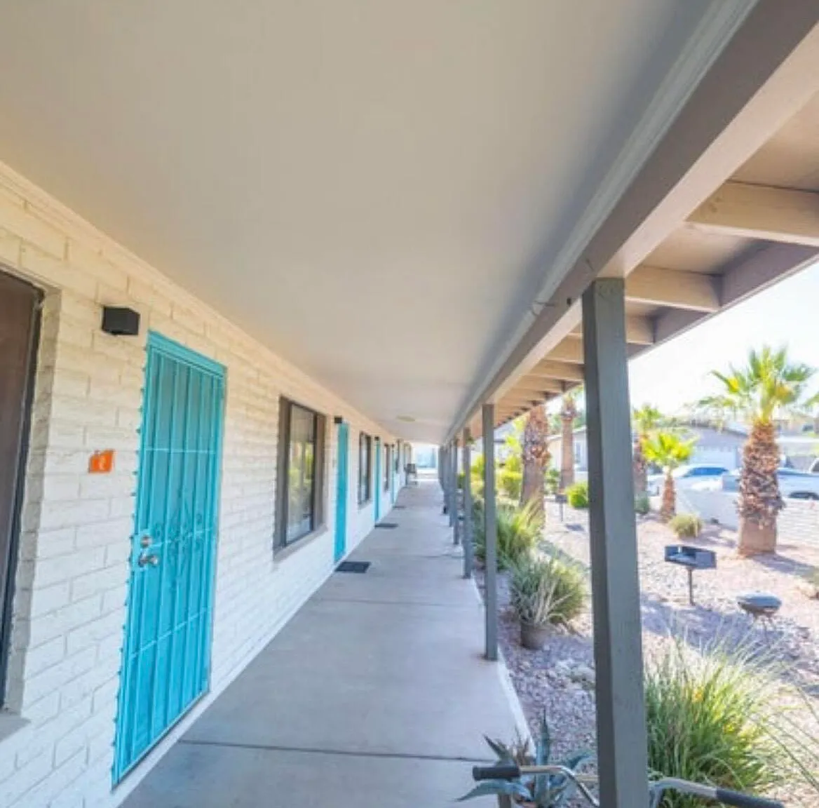 1 bed, 1.0 bath, 800 sqft, $1,295 — Photo 2