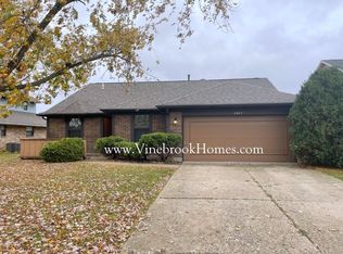 6692 Shull Rd, Dayton, OH 45424