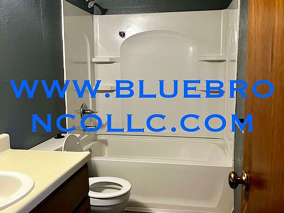 4th image of 177 NW Vesper St #0