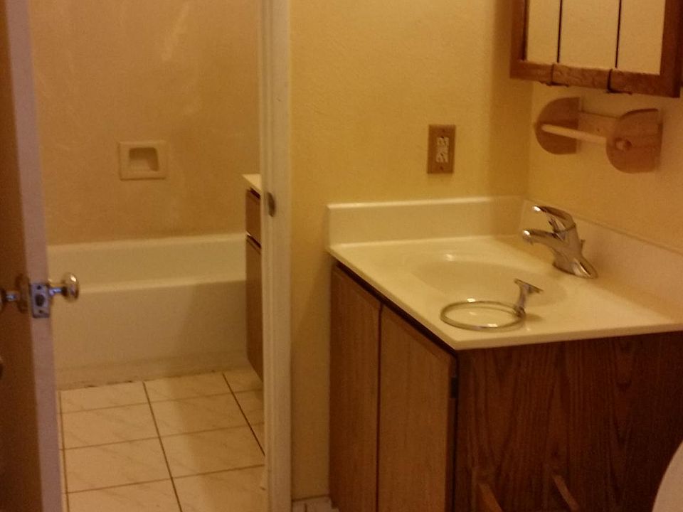 2nd image of 27905 Thornton Ct #5D