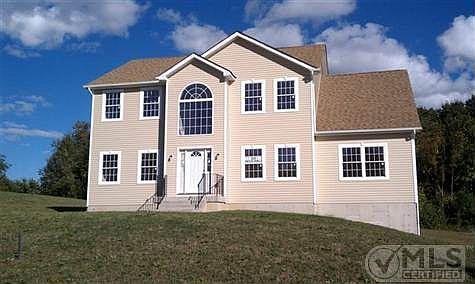 1st image of 8 Apple Ln