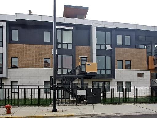 1st image of 2224 W Madison St Unit 202