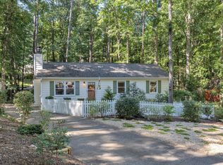 207 Honeysuckle Ln, Cary, NC 27513