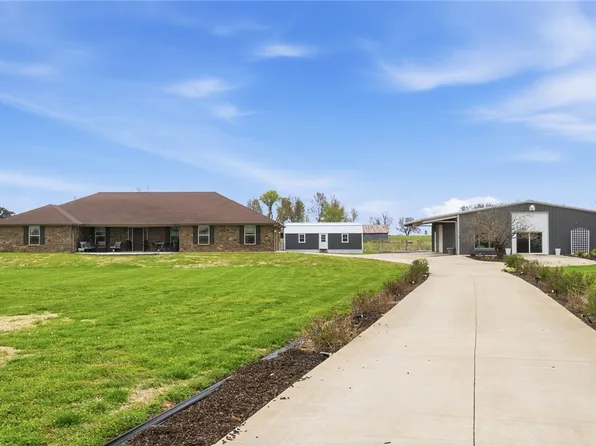 562 Rheas Mill Rd, Farmington, AR 72730