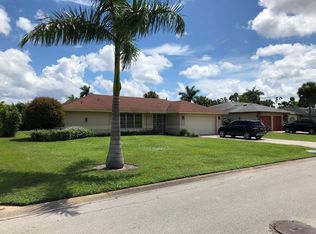 161 Pebble Beach Cir, Naples, FL 34113