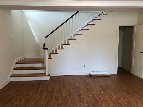 4th image of 33 South St #33
