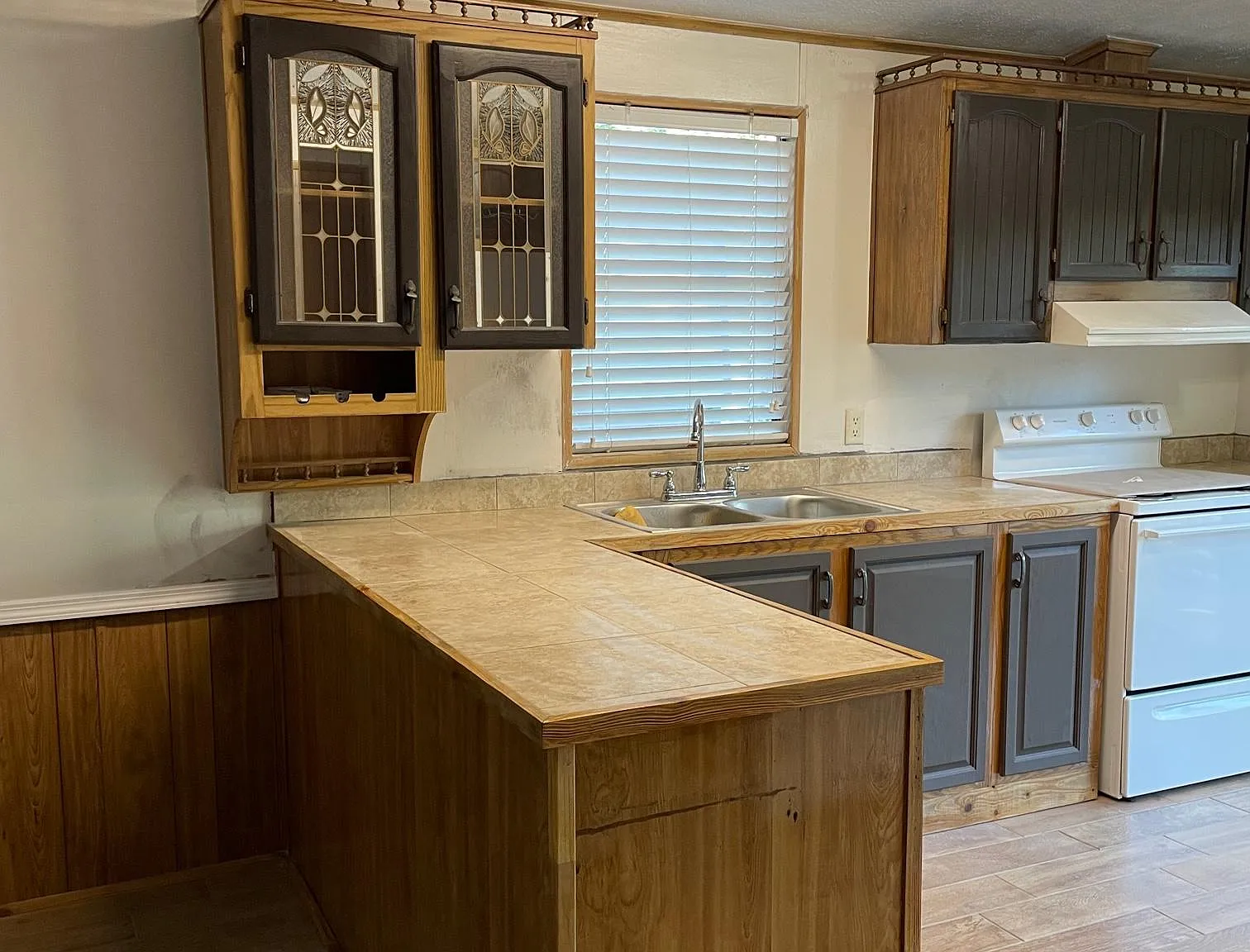 2 bed, $1,175 — Photo 2