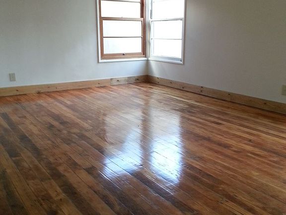 3rd image of 843 S Mariposa Ave APT 20