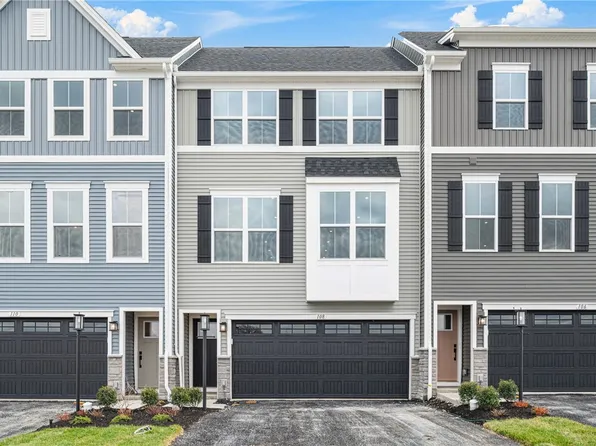 108 Scenic Ridge Dr, Robinson Township, PA 15205