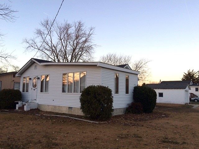 1st image of 423 E Jacksonville Ave