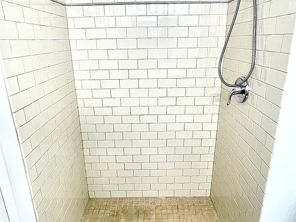 5th image of 2201 S Highland Ave APT 2J