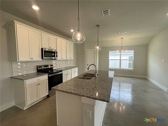 5th image of 1047 Lexington Dr